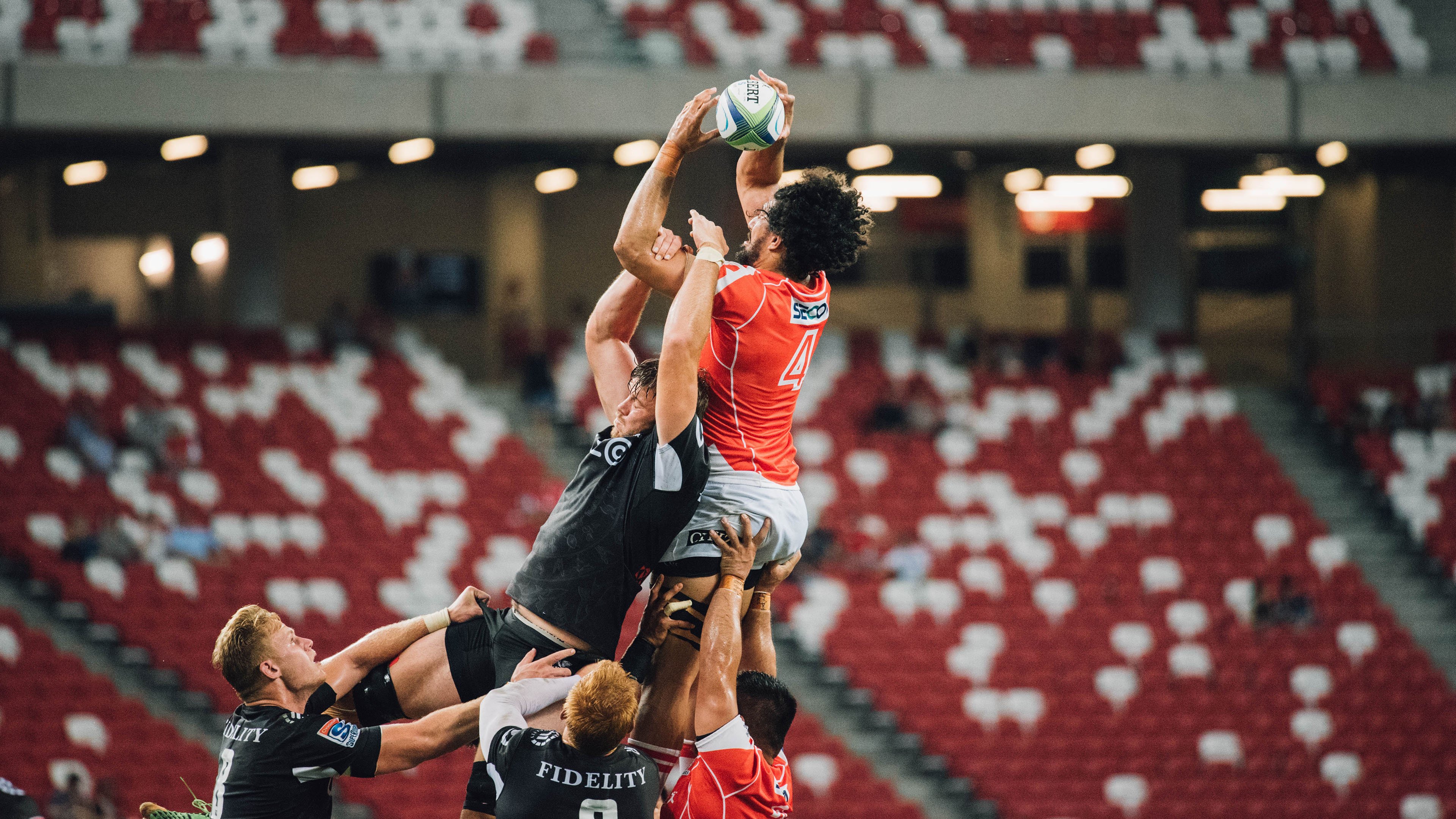 关键封盖：李磊封堵对手最后一投，稳住胜局！