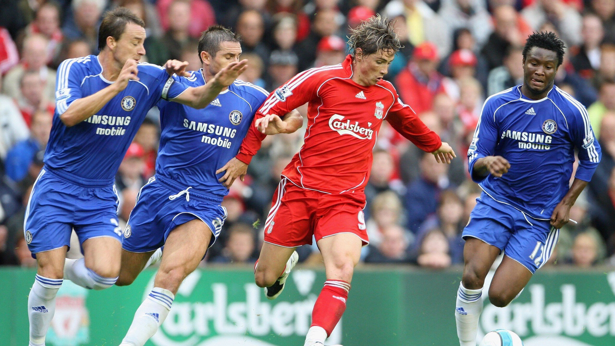 德甲巨头对决：豪门激战，场面火爆，德甲榜首大战